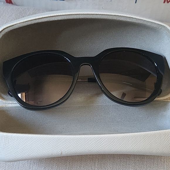 Michael Kors Cape Cod sunglasses, Model MK2078. - Picture 1 of 13